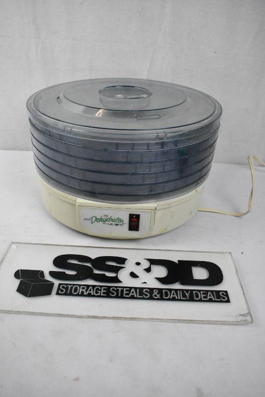 5 Layer Food Dehydrator by Mr Coffee. Turns on