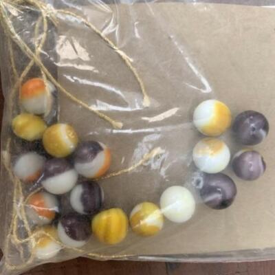 Lot 2. Marble Wiz: Marbles and Draw String Pouch,Wannatoy