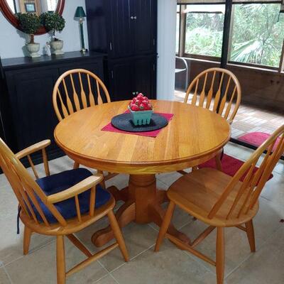 Dining Room Table with 4 Chairs
