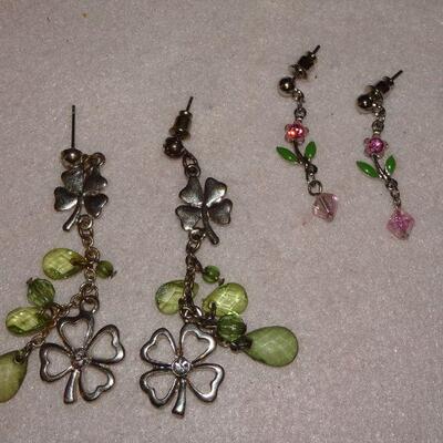 Pink Flowers & Green Clover Dangle Earrings 