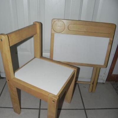 CHILDS FOLDING CHAIR & TRAY AND CAMPING CHAIR