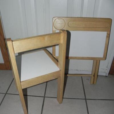 CHILDS FOLDING CHAIR & TRAY AND CAMPING CHAIR