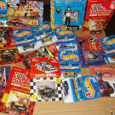 Lot-2 - 1997 to 2000 Hot Wheels & johnny Lighting Racing Cars (27).