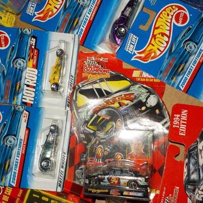 Lot-2 - 1997 to 2000 Hot Wheels & johnny Lighting Racing Cars (27).