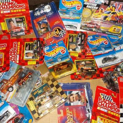 Lot-2 - 1997 to 2000 Hot Wheels & johnny Lighting Racing Cars (27).