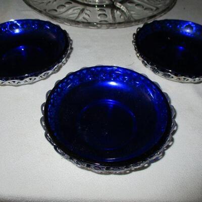 PLATTERS AND TRAYS