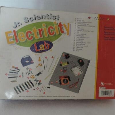 VINTAGE ELECTRICITY LAB & MICROSCOPE