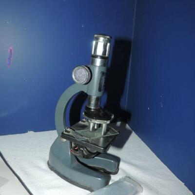VINTAGE ELECTRICITY LAB & MICROSCOPE