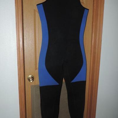 WETSUIT