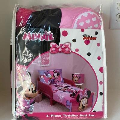 Minnie 4 Piece Toddler Bed Set (A) 