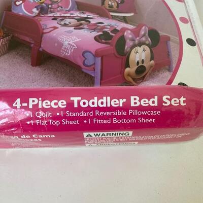 Minnie 4 Piece Toddler Bed Set (A) 