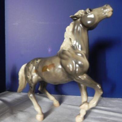 HORSE LOVERS
