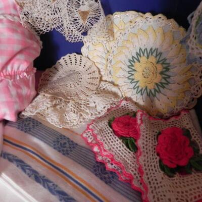 LINEN  BEAUTIES 