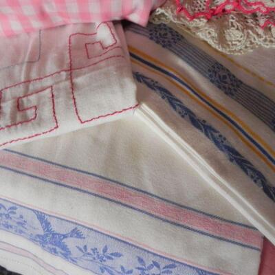 LINEN  BEAUTIES 