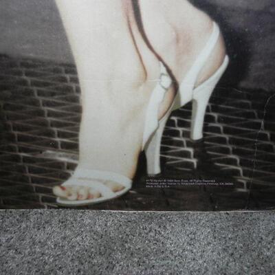 MARILYN MONROE CARDBOARD CUTOUT