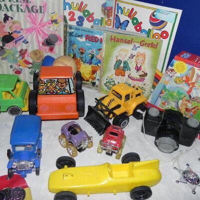 CHILDRENS VEHICLES & BOOKS