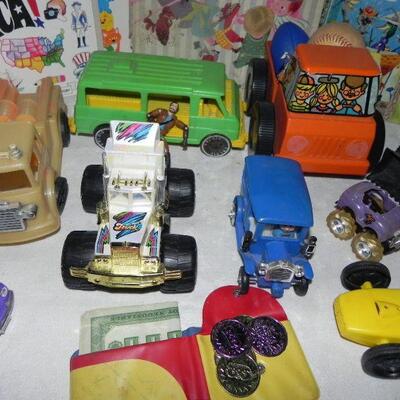 CHILDRENS VEHICLES & BOOKS