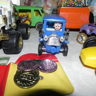 CHILDRENS VEHICLES & BOOKS