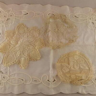 3 Doilys and 1 Battenberg Placemat
