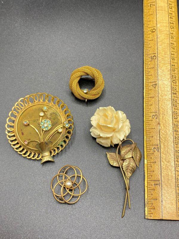 Vintage Brooch Lot