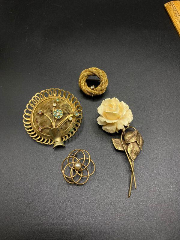 Vintage Brooch Lot