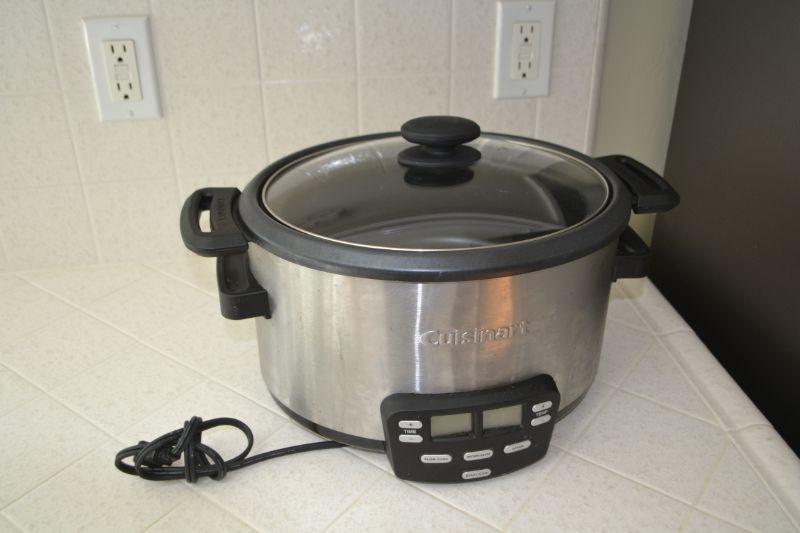 LOT 17. CUISINART SLOW COOKER