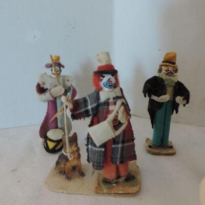 VINTAGE COLLECTIBLES SEND IN THE CLOWNS