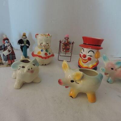 VINTAGE COLLECTIBLES SEND IN THE CLOWNS