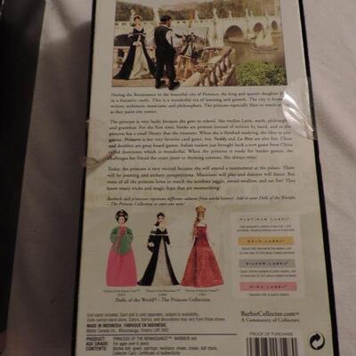 (NIB) COLLECTOR 25TH ANNIVERSARY WORLD BARBIES