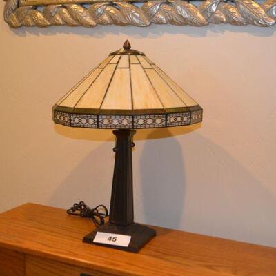 LOT 45 TABLE LAMP WITH METAL BASE AND FAUX STAINED GLASS SHADE