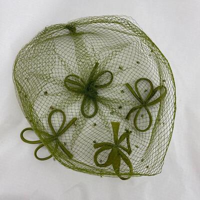 .164. Two Vintage Green Women's Hats