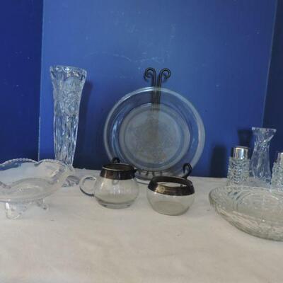 24 LEAD CRYSTAL VASE & GLASS PIECE'S 