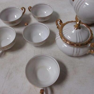 Lot 157 - China Tea Set 