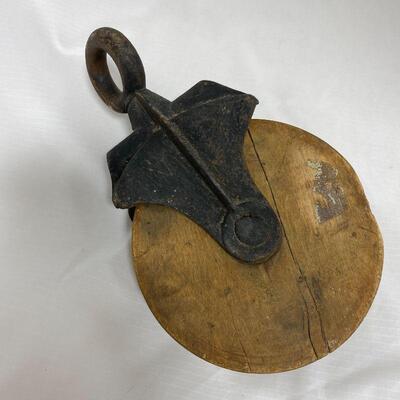 .177. Antique Wood Pulley