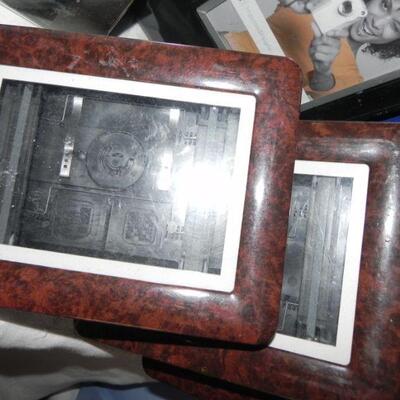 PHOTO FRAMES