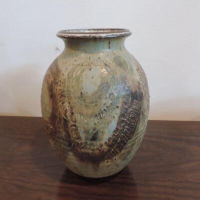 LOT 9  CLAY VASE AND SMALL CLAY POT