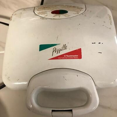 Pizzelle cookie maker 