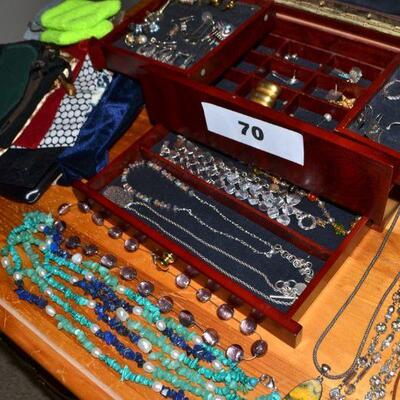 LOT 70. JEWELRY BOX AND LARGE VARIETY OF COSTUME JEWELRY