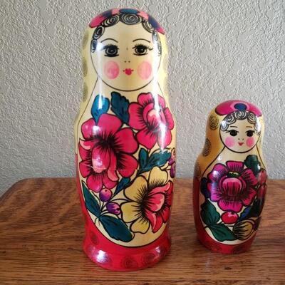Lot 2: Vintage Russian Nesting Dolls