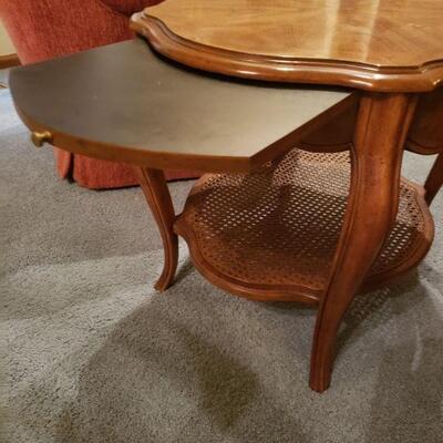 Lot 38; Drexel Side Table with Pull Out Tray