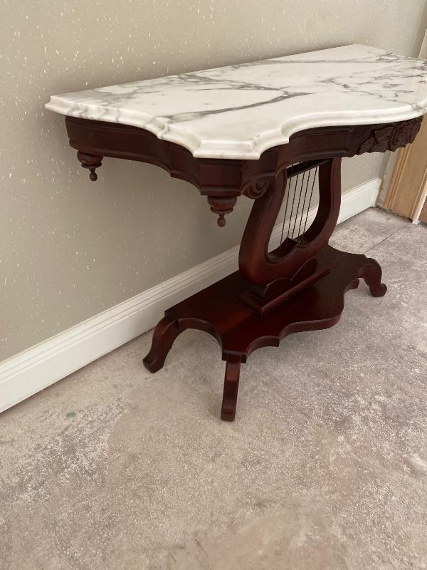 **Antique Mahogany Harp Table with Carrera Marble top / Excellent