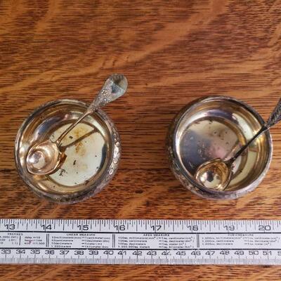 Lot 91: (2) Hammered Silverplate Sugar Dishes & Spoons