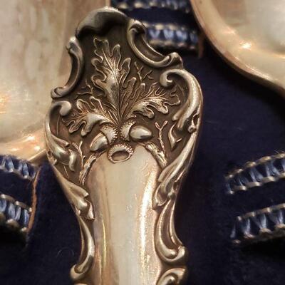 Lot 100: Acorn Pattern Silverplate Spoons in Case
