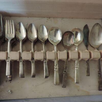 SILVER PLATE COMMUNITY EATING UTENSIL'S 