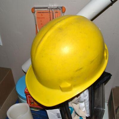 LOT 121. VARIETY OF HOUSEHOLD ITEMS AND YELOW HELMET