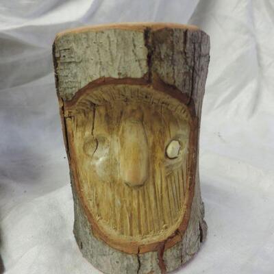 CABIN BIRDHOUSE AND COPPER TABLE LAMP