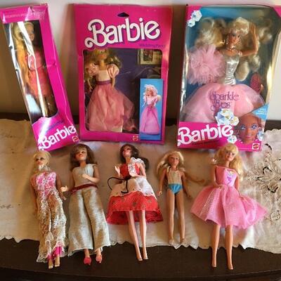 Vintage Barbie and Friends Dolls Lot of 8 