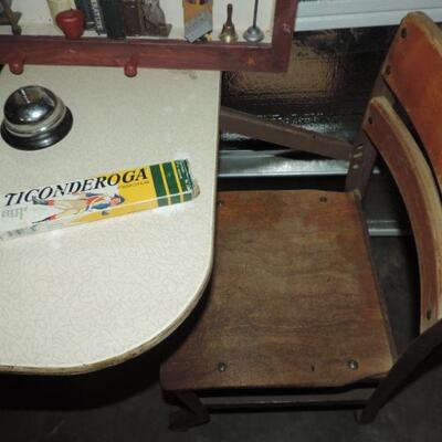 VINTAGE CHILDS SCHOOL DESK W/CHAIR & CLASSROOM HAT RACK