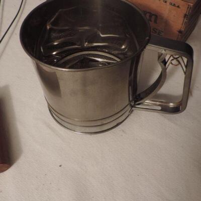 VINTAGE  ACME EGG SIZER-STEAK BRANDING IRON & MORE
