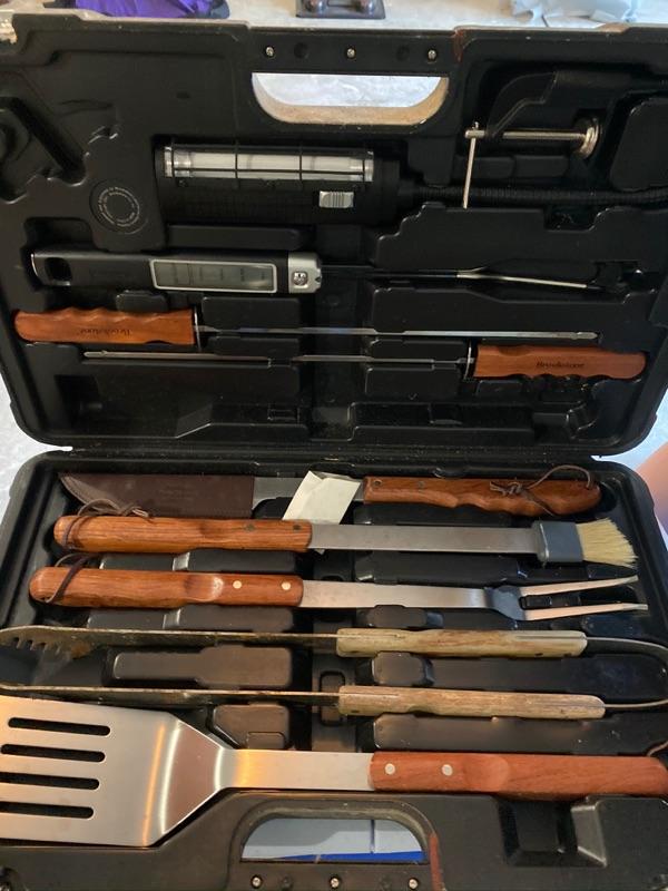 G 484. Brookstone Professional Barbecue Tool Kit